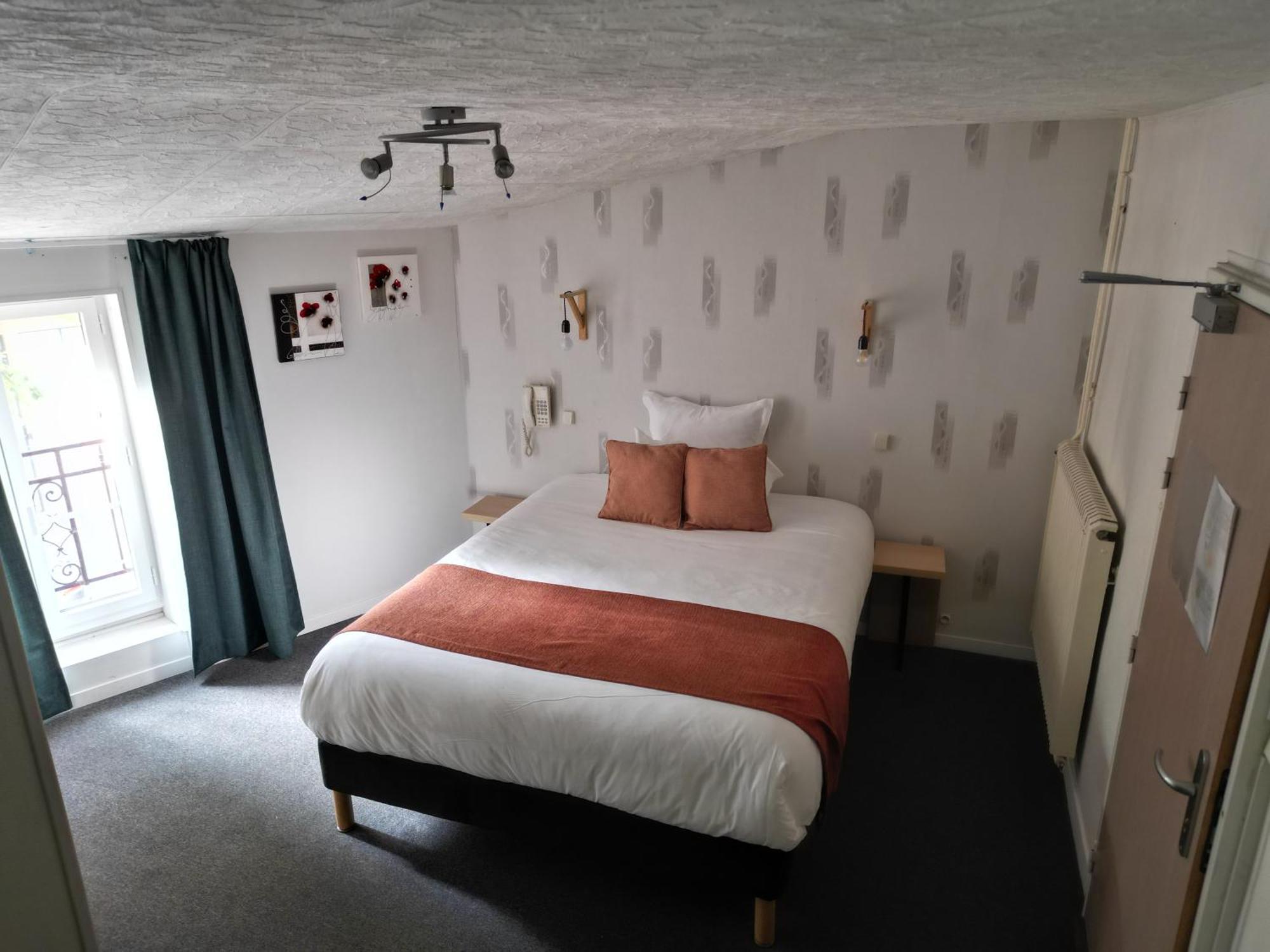 Contact Hotel Les Platanes Villeneuve Sur Lot Centre Exterior photo
