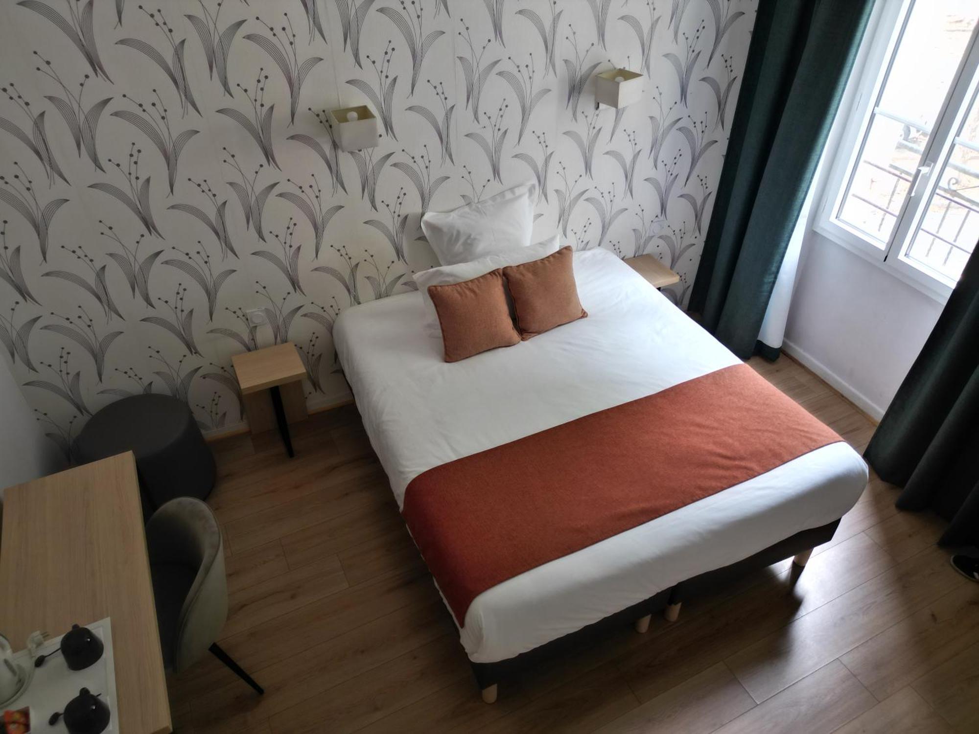 Contact Hotel Les Platanes Villeneuve Sur Lot Centre Exterior photo