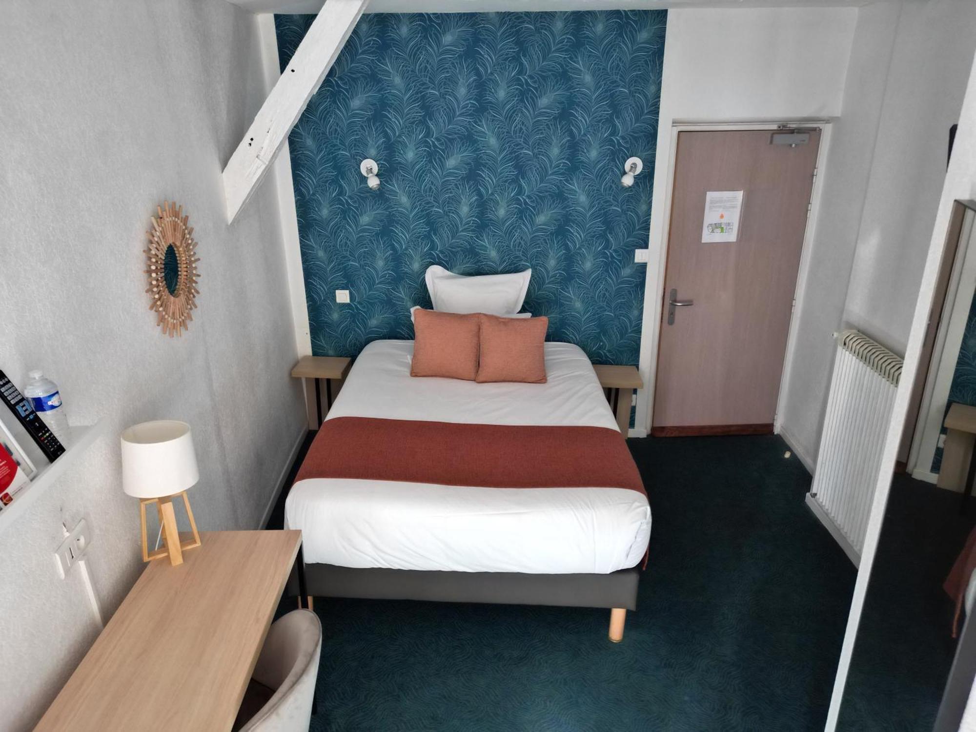 Contact Hotel Les Platanes Villeneuve Sur Lot Centre Exterior photo