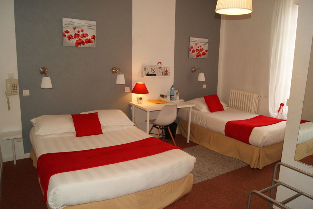 Contact Hotel Les Platanes Villeneuve Sur Lot Centre Exterior photo